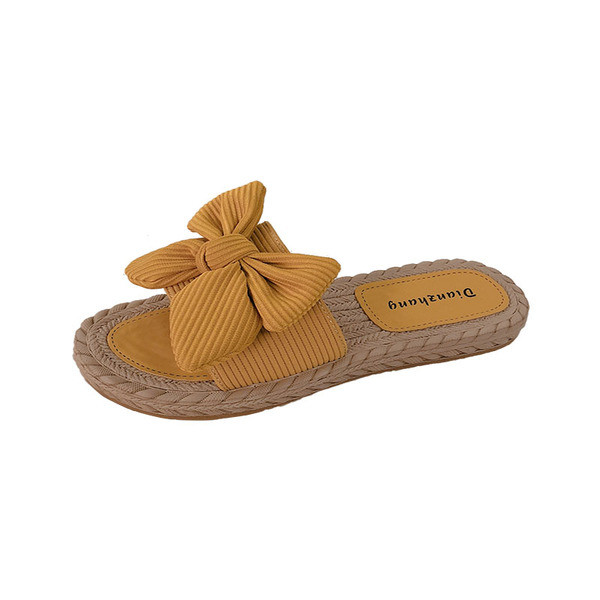 Strandhoz illő női papucs szövetszalaggal