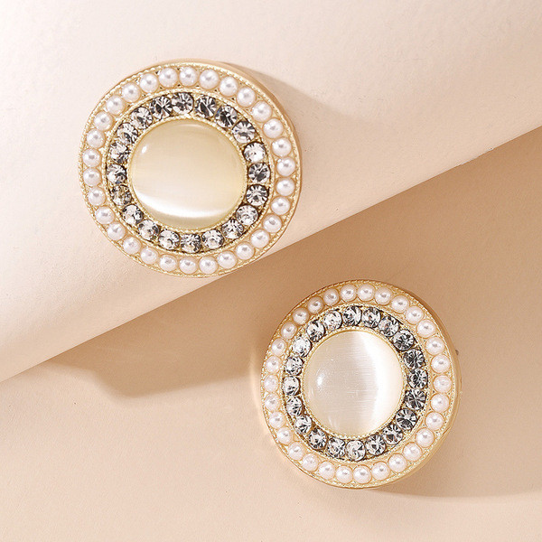 Retro sieviešu auskari ar pērlēm un akmeņiem - divi modeļi