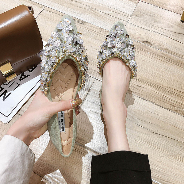 Sieviešu modernu apavu smails modelis ar akmeņiem