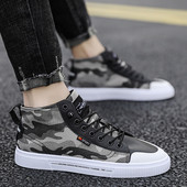 Ikdienas vīriešu kedas ar mežģīnēm un kamuflāžas rakstu