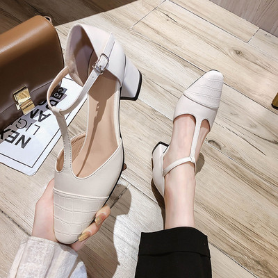 Sieviešu ādas sandales ar kvadrātveida papēdi