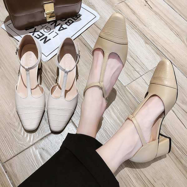 Sieviešu ādas sandales ar kvadrātveida papēdi