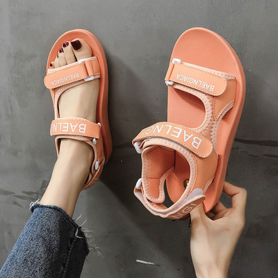 Casual γυναικεία σανδάλια με velcro και επιγραφές