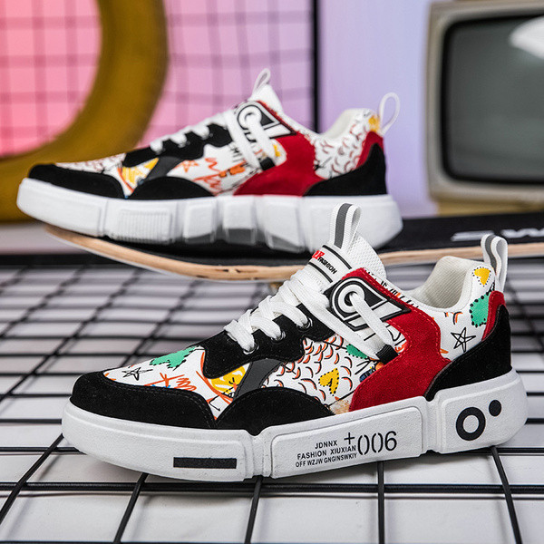 Színes férfi tornacipő lapos talppal