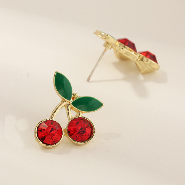 Ikdienas sieviešu auskari ķiršu formā