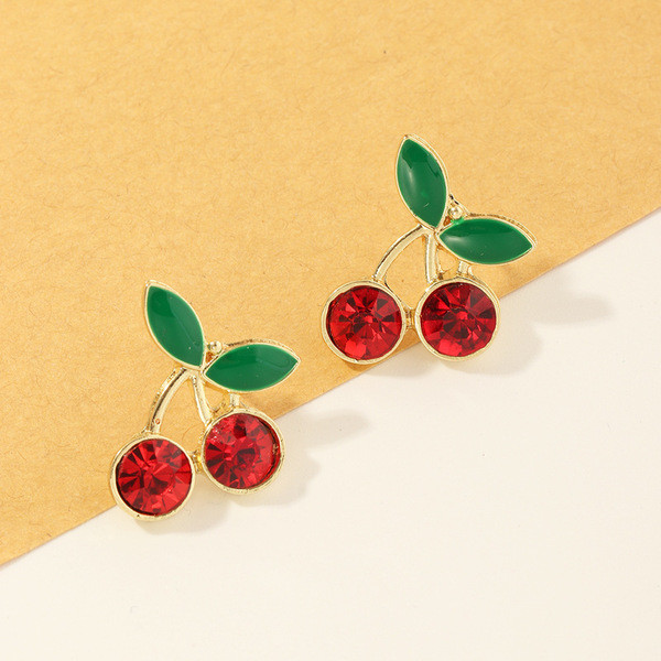 Ikdienas sieviešu auskari ķiršu formā