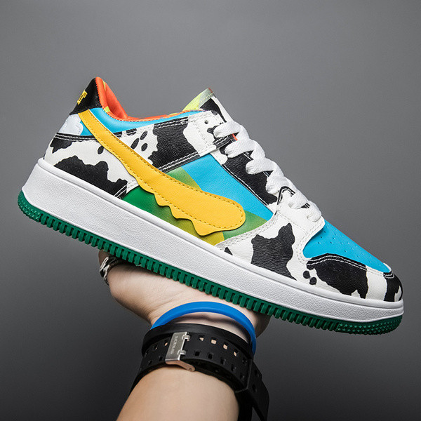 Lezser színes tornacipő fűzővel és lapos talppal