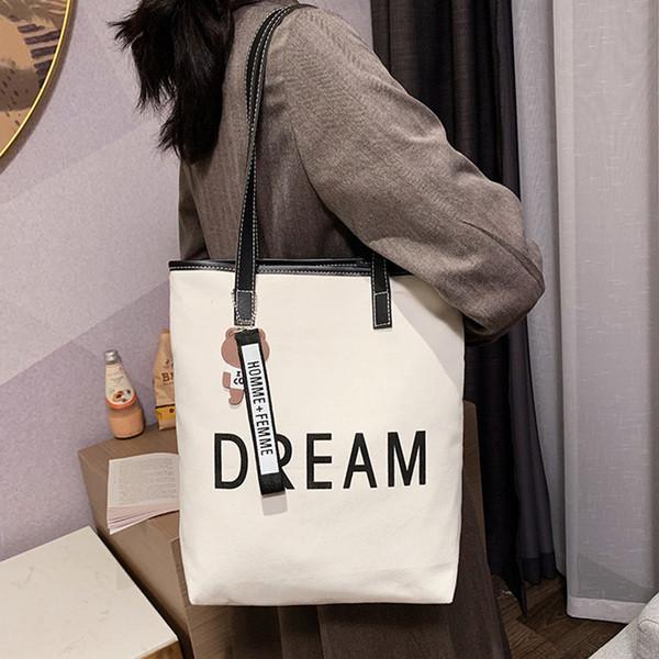 Sieviešu ikdienas plecu soma ar uzrakstu