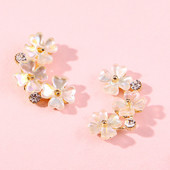 Ikdienas sieviešu auskari ziedu formā ar akmeņiem