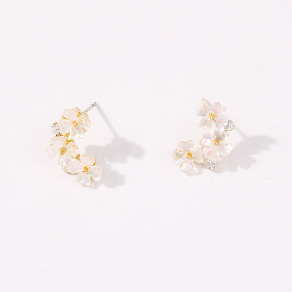 Ikdienas sieviešu auskari ziedu formā ar akmeņiem