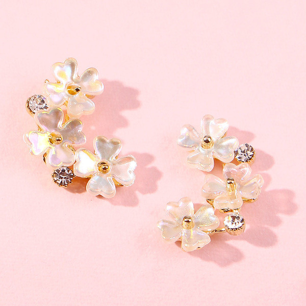 Ikdienas sieviešu auskari ziedu formā ar akmeņiem