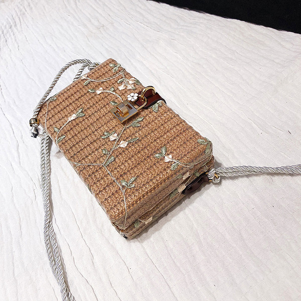 Naiste stiilne ruudukujuline kootud kott