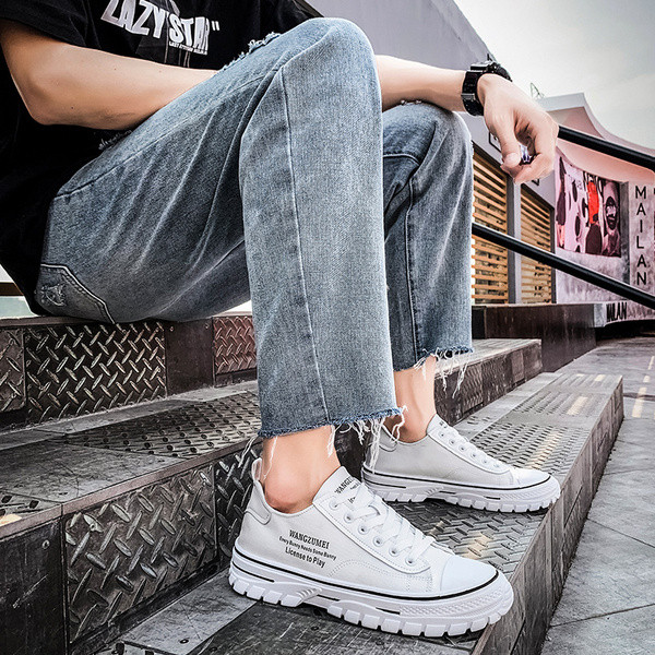 Ikdienas vīriešu kedas no tekstila ar saitēm un uzrakstu