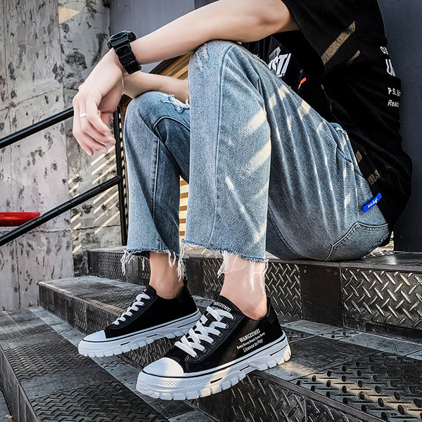 Ikdienas vīriešu kedas no tekstila ar saitēm un uzrakstu