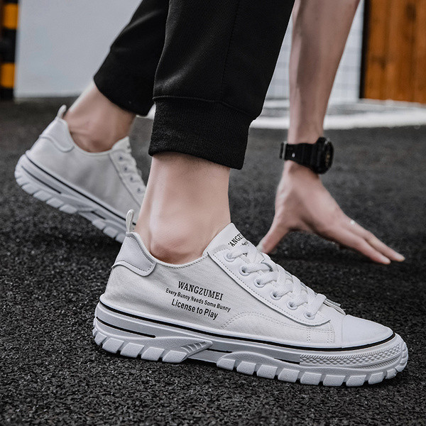 Ikdienas vīriešu kedas no tekstila ar saitēm un uzrakstu