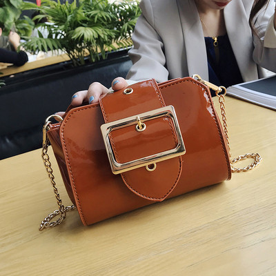 Stilīga sieviešu mini lakādas soma ar sprādzi