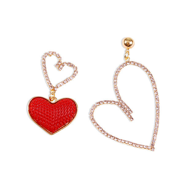 Moodsad naiste südamekujulised kõrvarõngad