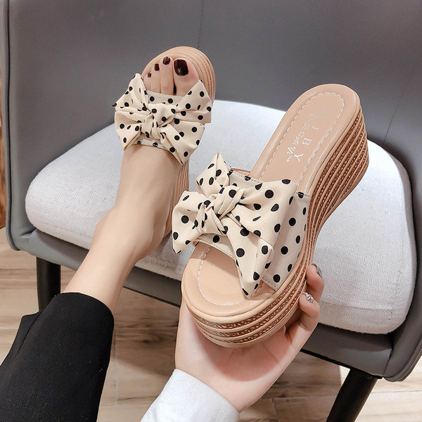 Jauns sieviešu čību modelis ar augstu platformu un lenti