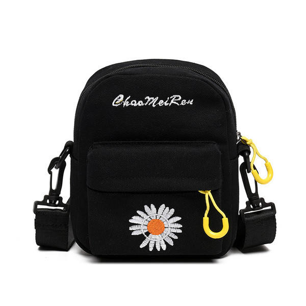 Sieviešu ikdienas soma ar kabatu un izšuvumu