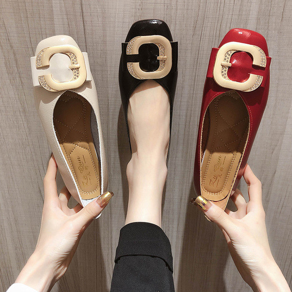 Naiste nahast kingad pandla ja lameda tallaga