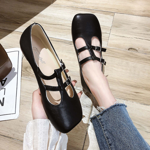 Lapos talpú női bőrcipő