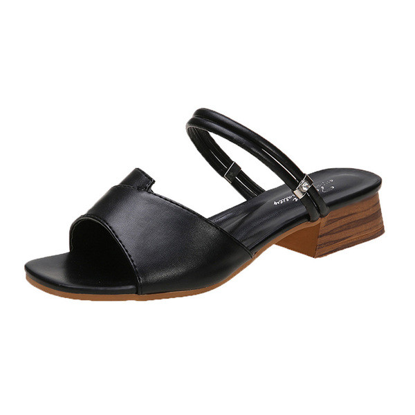 Bőr női szandál bőrpánttal és alacsony sarkú