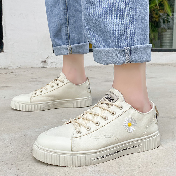 Tenisi casual barbatesti cu broderie si cravate