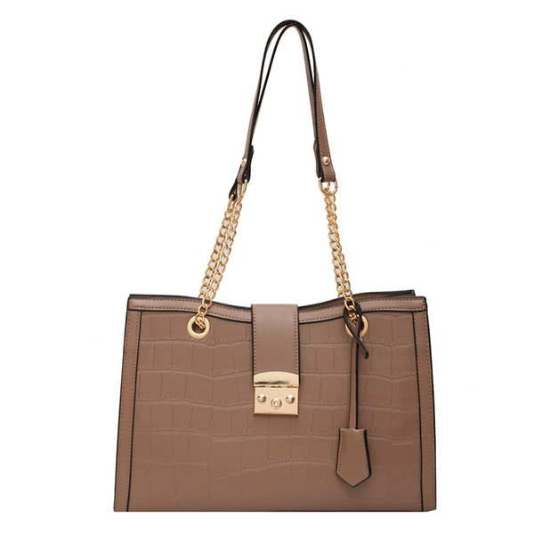 Geanta de mana din piele model nou cu inchidere metalica