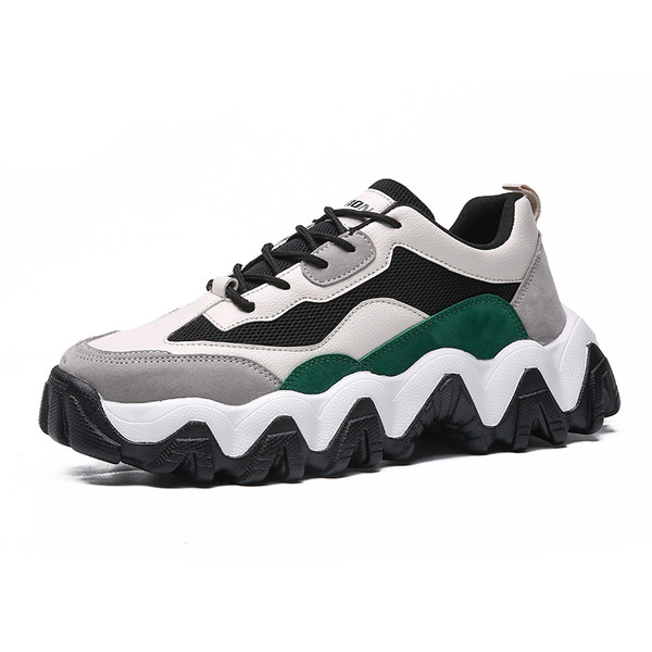 Kareda talla ja paeltega sportlikud ja igapäevased meeste tossud