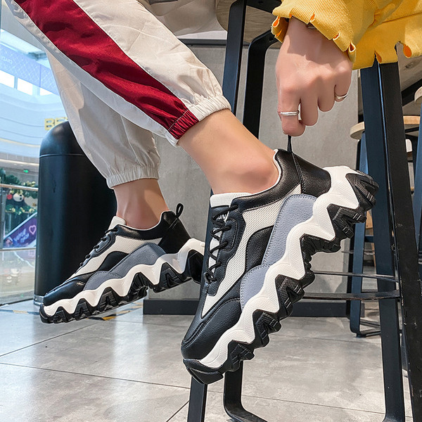 Kareda talla ja paeltega sportlikud ja igapäevased meeste tossud