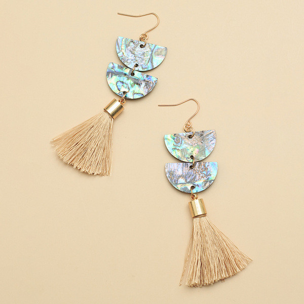 Modern női fülbevaló bojttal