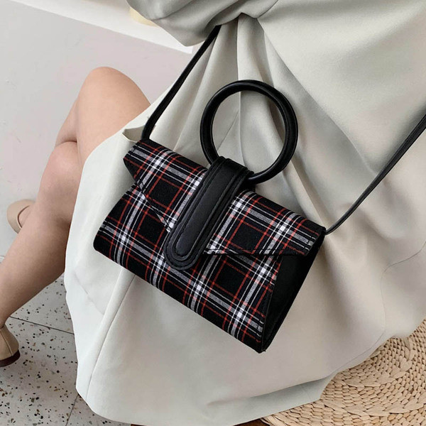 Eko bőrből készült stílusos női táska rövid és hosszú füllel