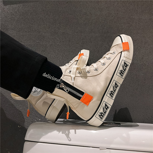 Alkalmi férfi tornacipő cipzárral és fűzővel