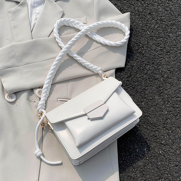 Jelenlegi női táska sima, zsebes modell