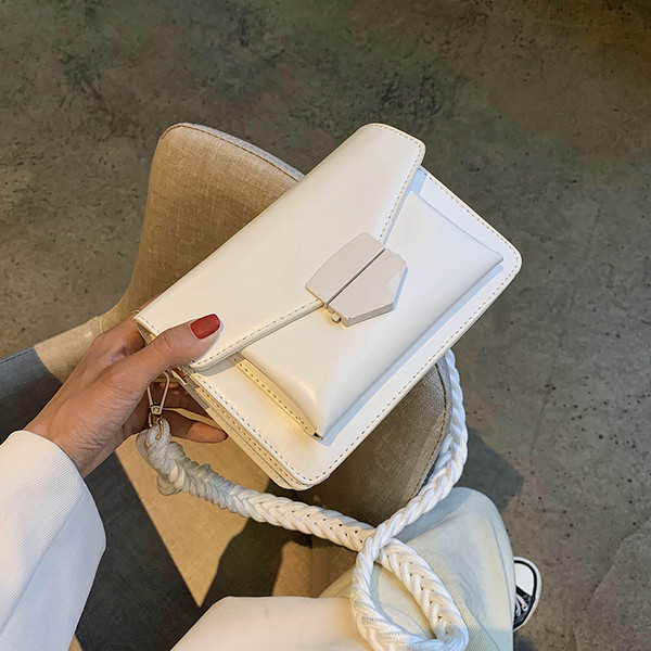 Jelenlegi női táska sima, zsebes modell