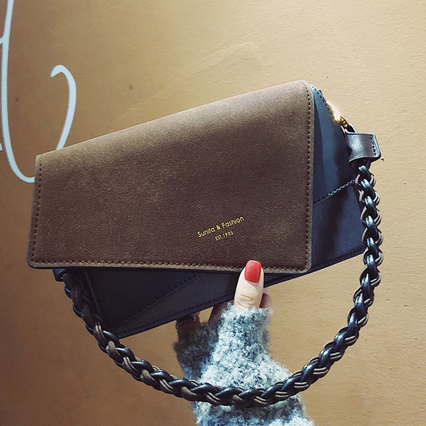 Naiste moodne kott tavaline mudel õlale