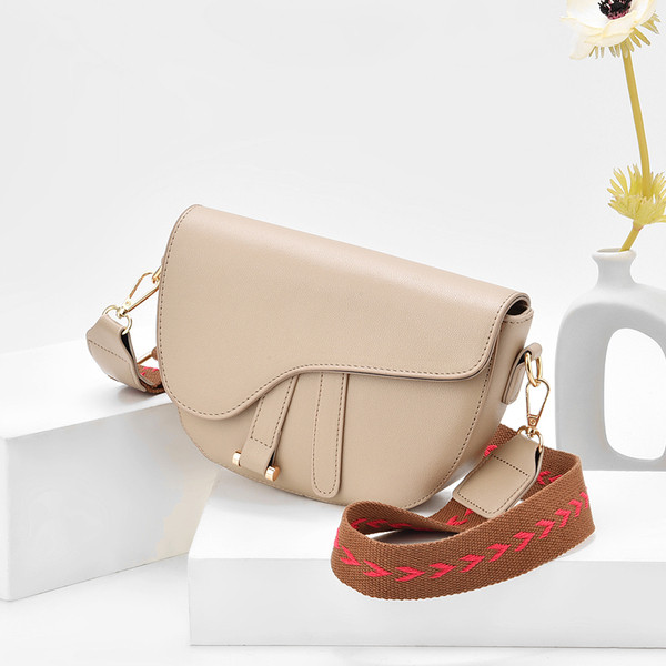 Aktuális női táska textil fogantyúval