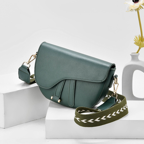 Aktuális női táska textil fogantyúval