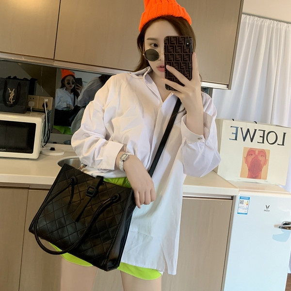 Stilīga sieviešu soma no eko ādas pleciem platam modelim