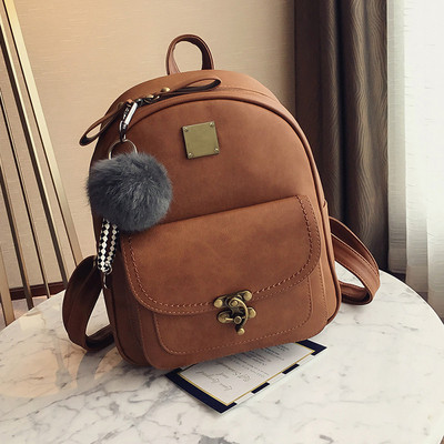 Női mindennapi hátizsák rövid fogantyúval, fém elemekkel