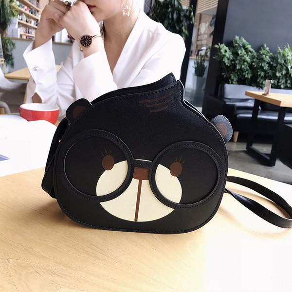 Sieviešu mūsdienīga maza eko-ādas soma ar 3D elementiem