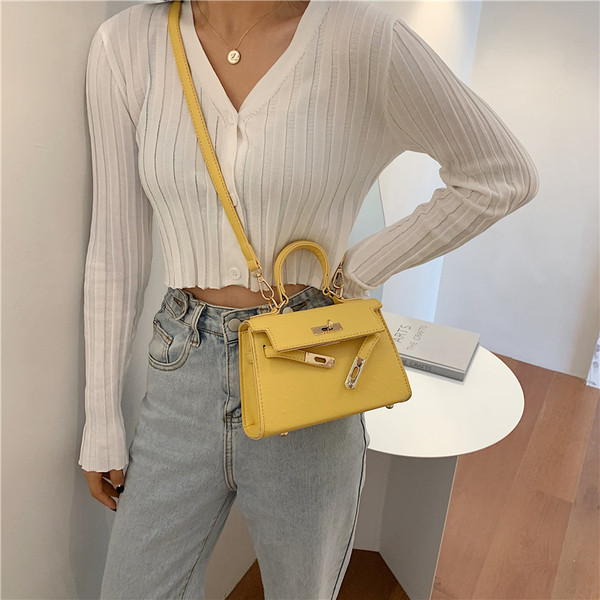 Moderna sieviešu soma ar aizdari