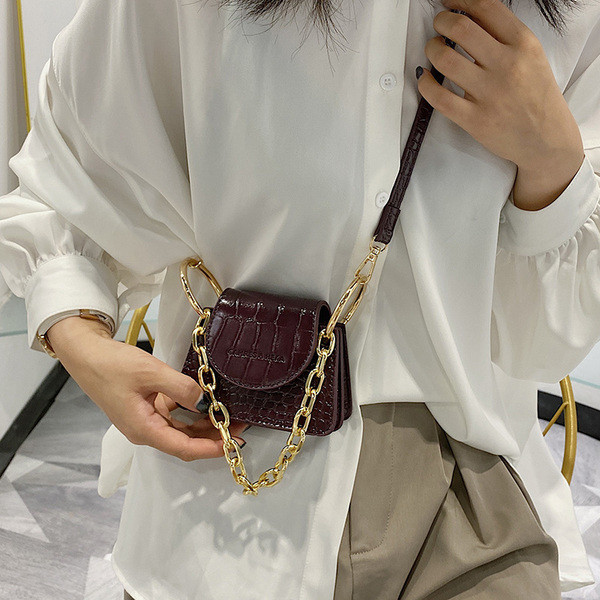 Maza sieviešu soma no eko ādas ar īsu un garu rokturi