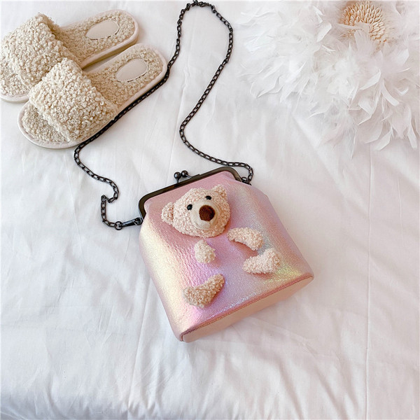 Geantă modernă de damă cu element ursuleț 3D