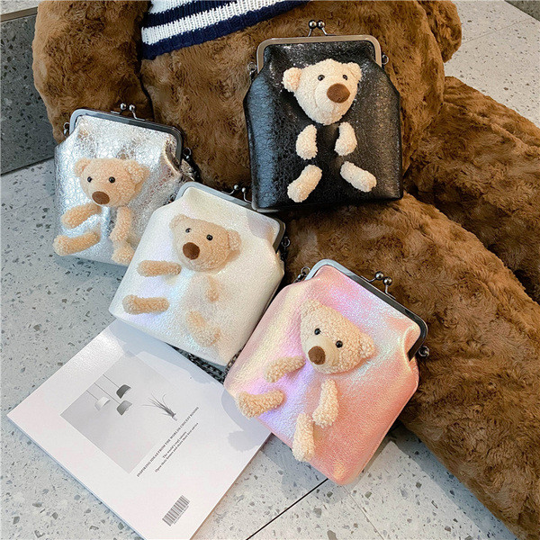 Geantă modernă de damă cu element ursuleț 3D