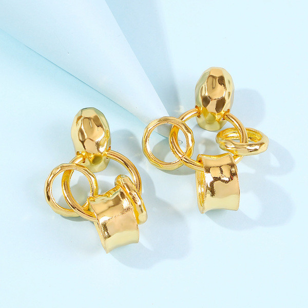 Jelenlegi arany színű női fülbevaló