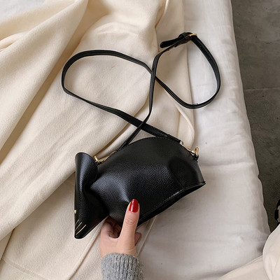 Női bőrtáska, hosszú füllel, egér formájú