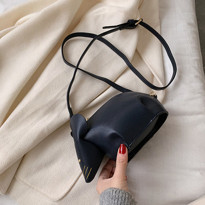 Női bőrtáska, hosszú füllel, egér formájú