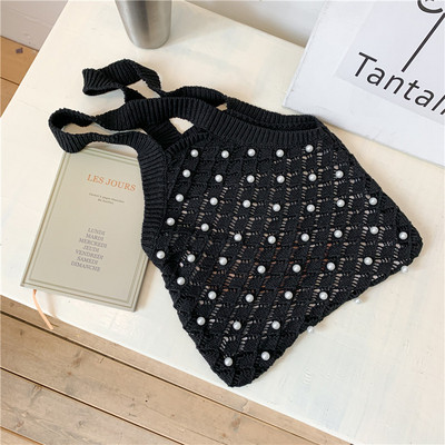 Kötött női válltáska gyöngyökkel