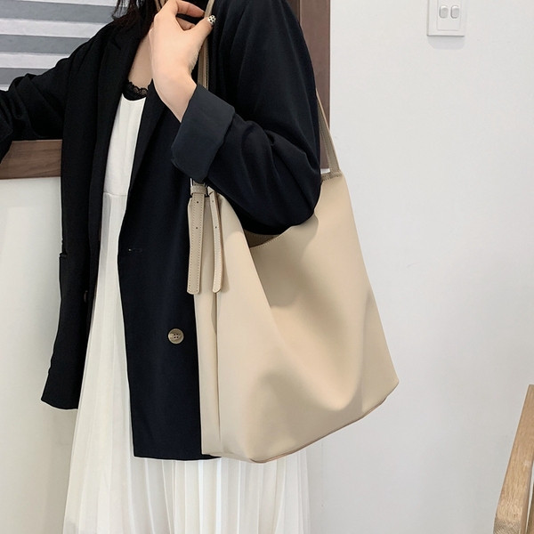 Tavaline igapäevane naiste õlakott